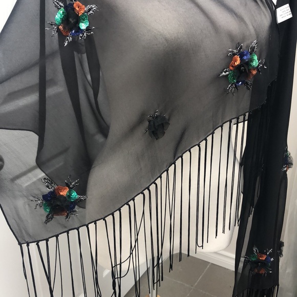 100% Silk Shawl - Picture 6 of 7